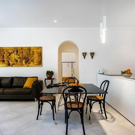 Angelina - Charming &