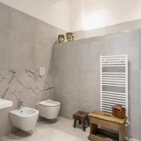 Angelina - Charming &