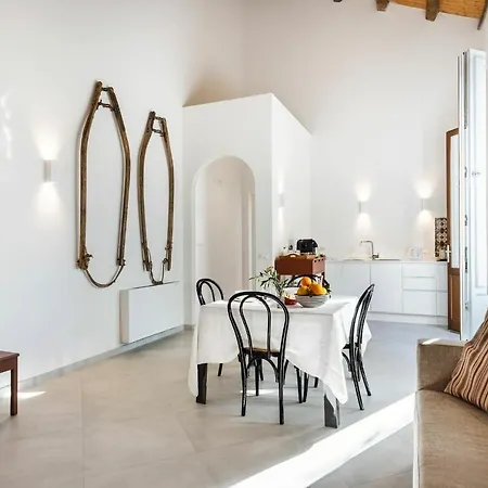 Angelina - Charming &