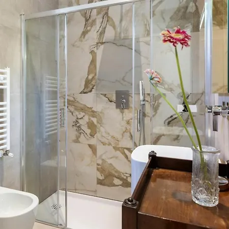 Angelina - Charming & *