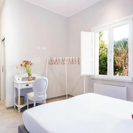 Angelina - Charming &