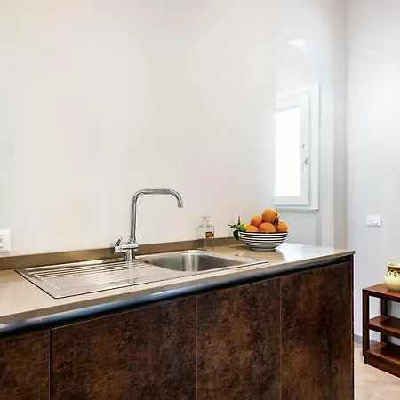 Angelina - Charming & アパート トラーパニ