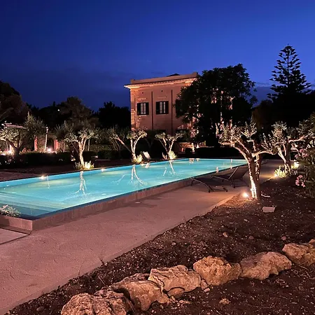 Angelina - Charming & アパート トラーパニ